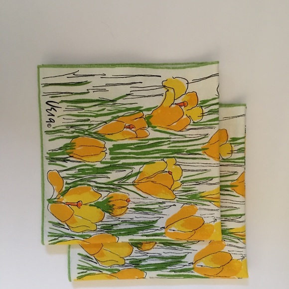 Floral Vera napkin with Yellow Tulips - Picture 2 of 4